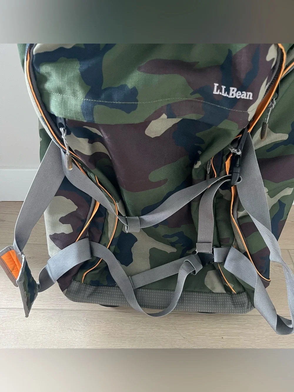 LL Bean Adventure Rolling Duffle Bag Medium 24